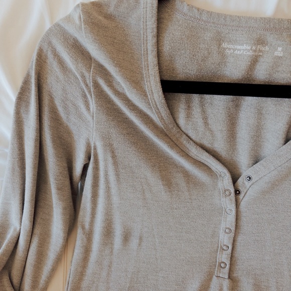 Abercrombie SOFT A&F Long Sleeve Bodysuit - Picture 3 of 5